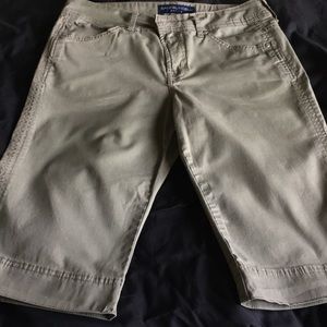 Women’s Olive Green Bermuda Shorts-Size10P